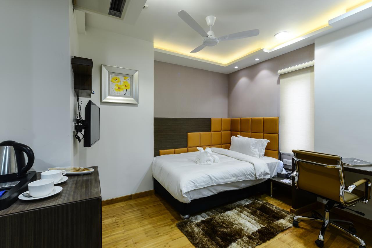 Hotel Atishay Бхопал Экстерьер фото